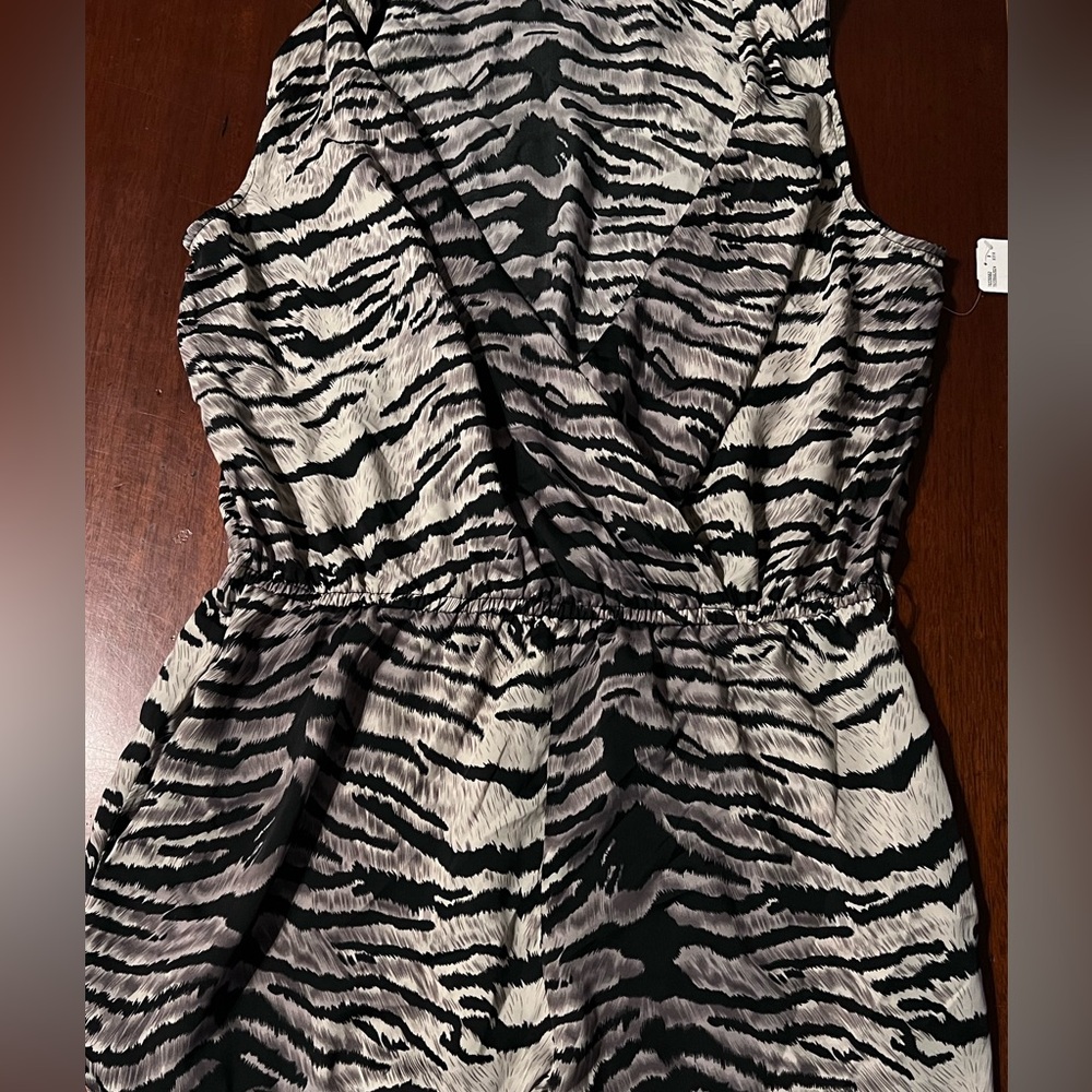 Forever 21 Black and White Animal Print Top